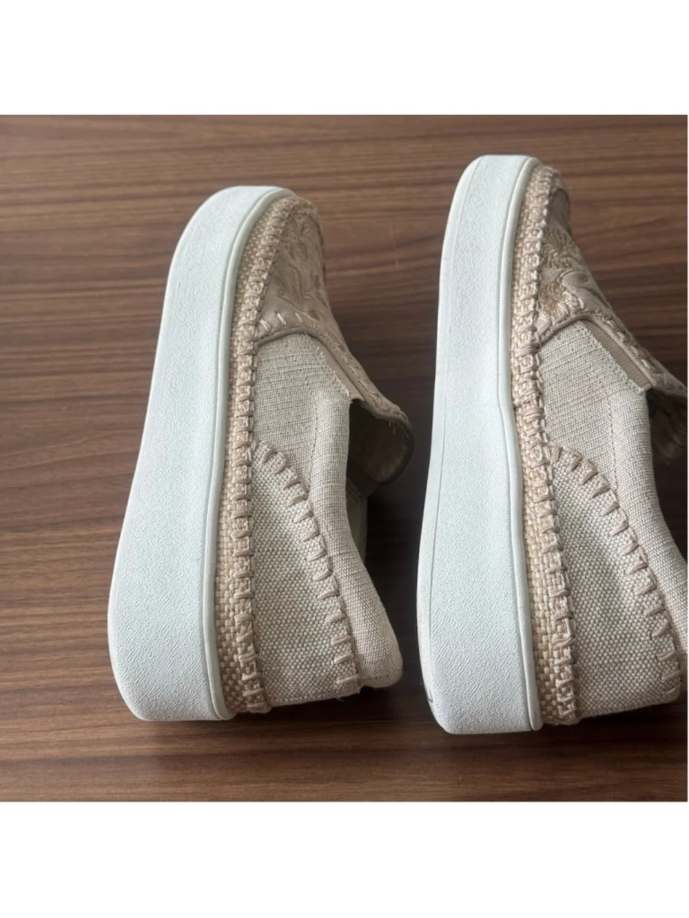 Johnny Was Floral Embroider Platform Slip-On Sneakers Beige Canvas Shoes Sz 8.5
